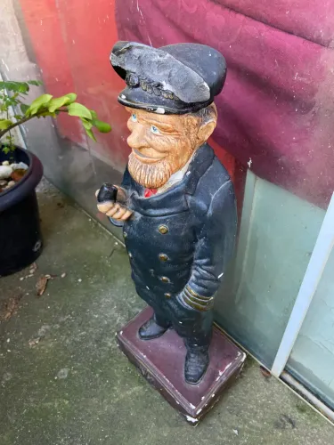 Escultura de comandante da marinha