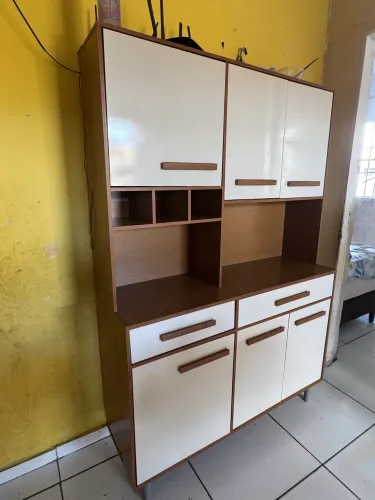 Armário semi novo 