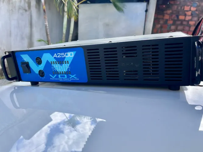 Vendo amplificador machine A2500 tudo funcionando perfeitamente