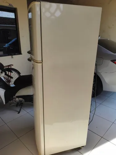 Vendo geladeira em excelente condições
