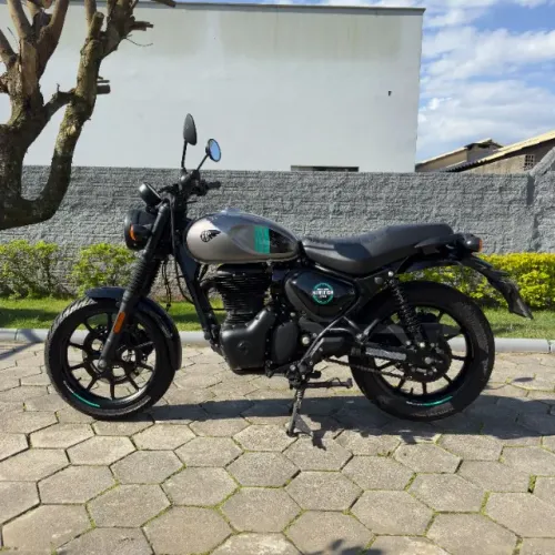 Royal Enfield Hunter 350 2025 com apenas 3 mil km