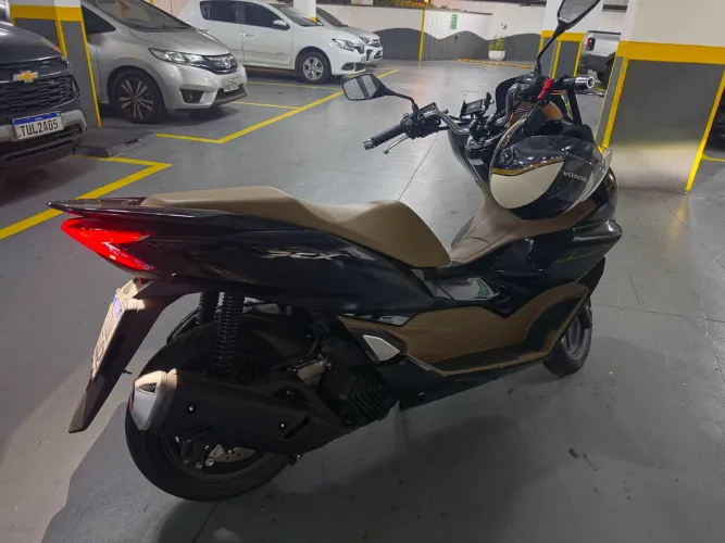 Honda PCX DLX 2026