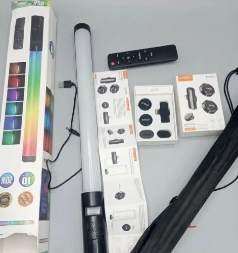 Microfone sem fio é luminária tudo em perfeito estado, usado apenas uma vez