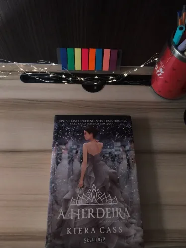 Livro: A Herdeira, Kiera Cass