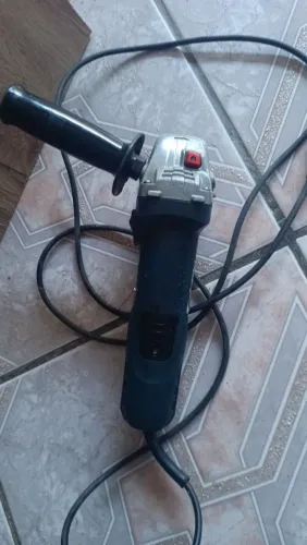Lixadeira Bosch pequena 6 níveis de velocidade