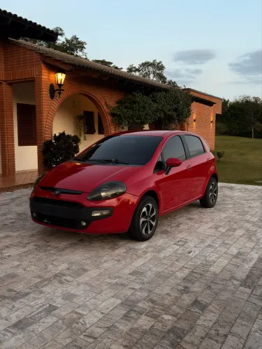 Fiat Punto Attractive 1.4 Fire Flex 8V 5P 2014