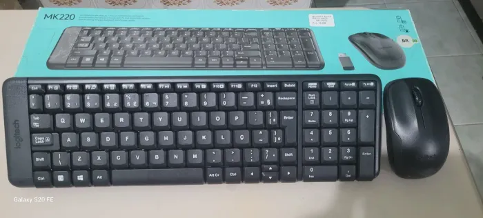 Teclado e mouse sem fio Mk220 Logitech