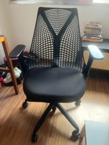 Herman Miller: Cadeira Herman Miller Sayl Original - Ergonômica Preta
