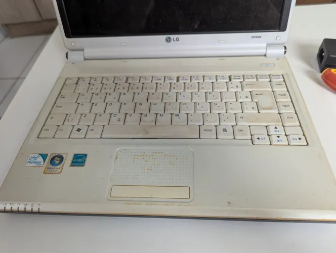 Notebook LG R410 (Defeito)