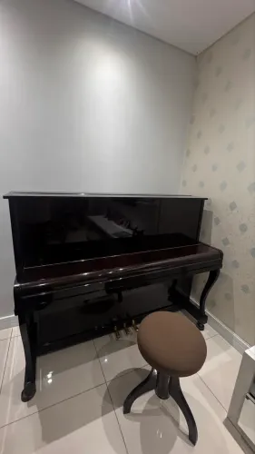 Piano Essenfelder Marrom alto brilho