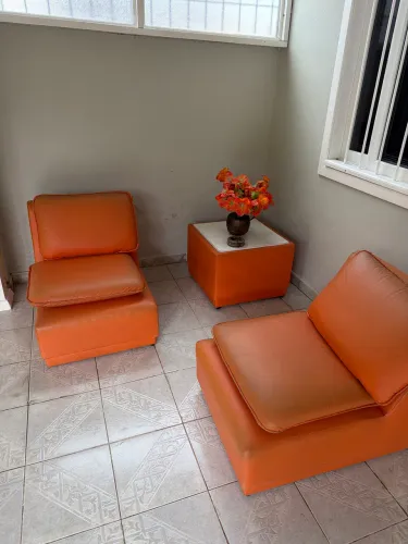 Poltronas e mesa de varanda