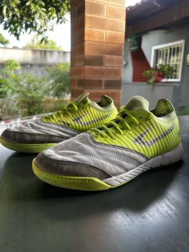 Chuteira de futsal Topper Dominator Fuse