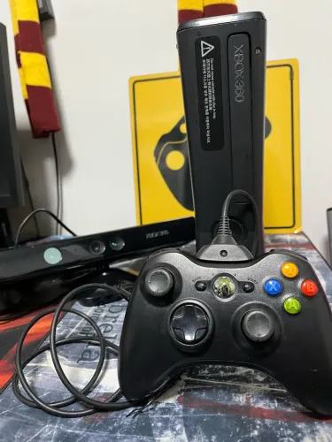 Xbox 360 Slim + Kinect - Seninovo