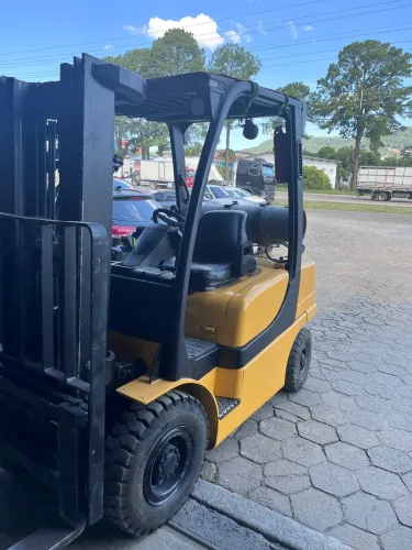 Vendo empilhadeira Yale 2,5t
