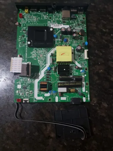 Vende-se placa de televisão 