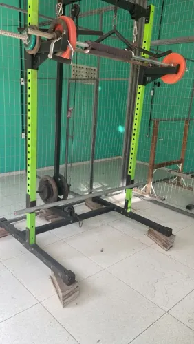 SUPORTE DE MUSCULAÇÃO <br>+ Polia <br>+Anilhas <br>+Barras<br>R$ 1500