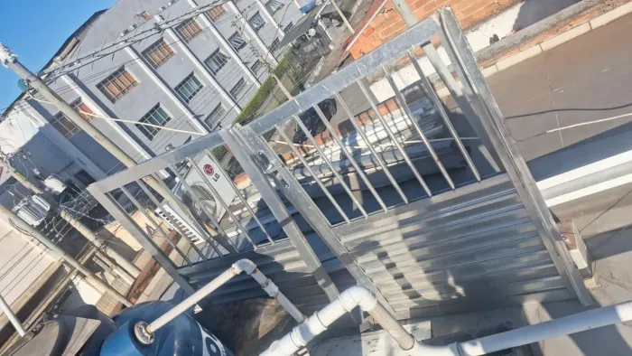 Portão de aluminio