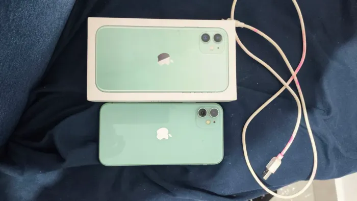 iPhone 11 128 gigas verde Água 