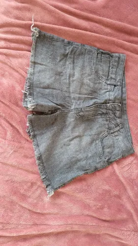 Short jeans preta efeito lavado