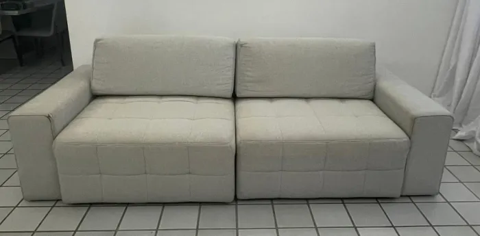 Sofá cama reclinavel de tecido 2,40m x 1,10m(fechado) e 1,60m(aberto) USADO