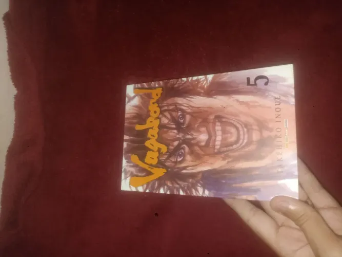 MANGÁ vagabond vol.5 usado mas está em ótimo estado de conservação