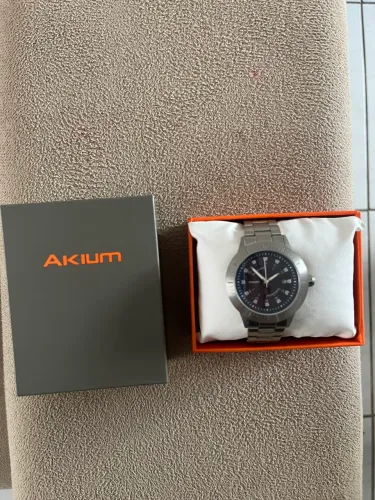 Relógio akiun semi novo