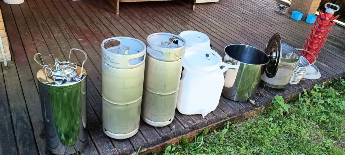 Keg 20l slim inox, postmix 19l, balde fermentação 30 l, panela 35l inox, escorredor garraf