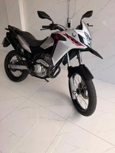 XRE 300 2021