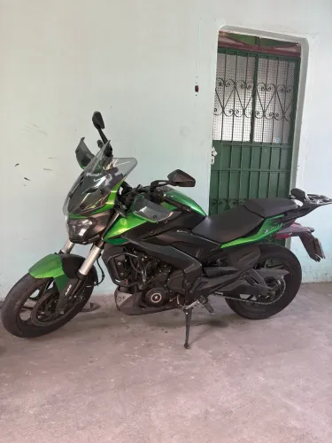 Moto dominar 400