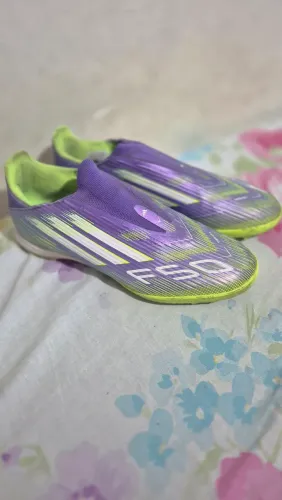 Chuteira f50 adidas Society