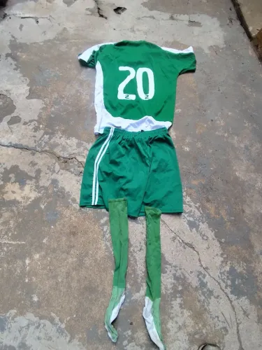 Uniforme de futebol 18 peças completas