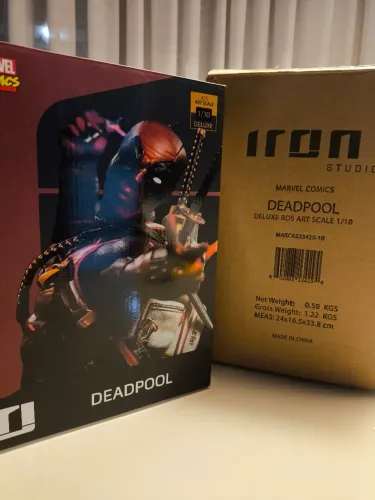 Estátua Deadpool BDS Art Scale Iron Studios 1/10