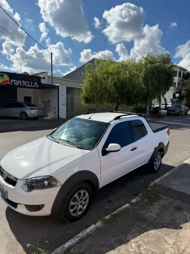 Fiat Strada Trekking 1.6 16V Flex CD 2015