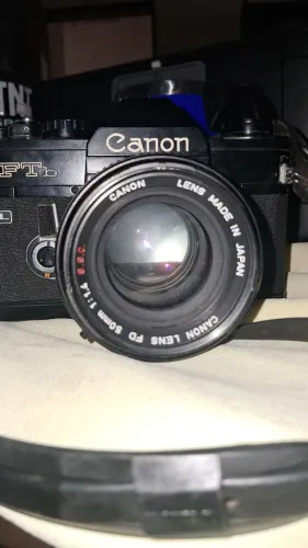 Câmera Analógica Canon FTb QL Black + Lente FD 50mm f/1.4 S.S.C. (Rara)