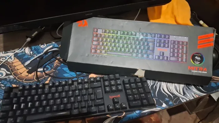 Teclado Mecânico Redragon Mitra RGB K551 (Switch Brown) - Impecável!