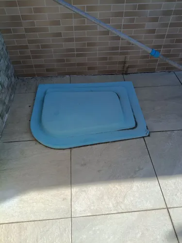 Vendo piscina com bomba e filtro medindo 5.7x 3.00