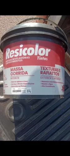 17 baldes de massa corrida pva resicolor 20kg R$ 40,00 cada