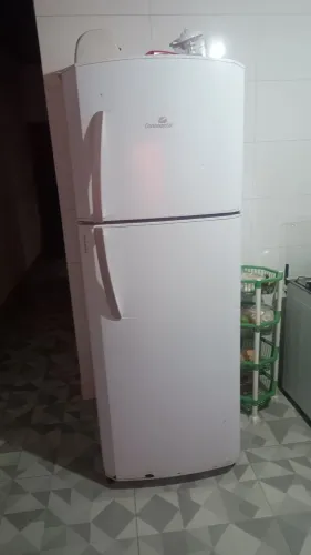 Geladeira com defeito 