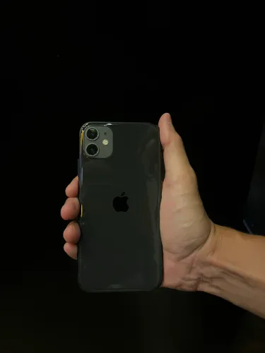 iPhone 11 - 64GB - Usado - 77% BT