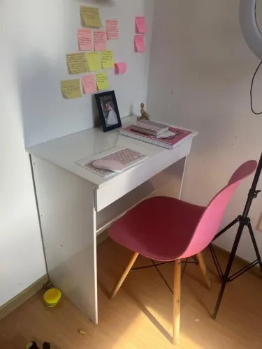Vendo mesinha de escritório com gaveta!