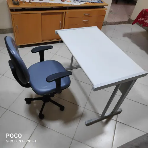 Mesa escritório com cadeira digitador 