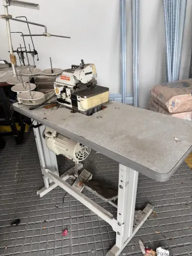 Mesa de Costura Industrial Overloque Siruba