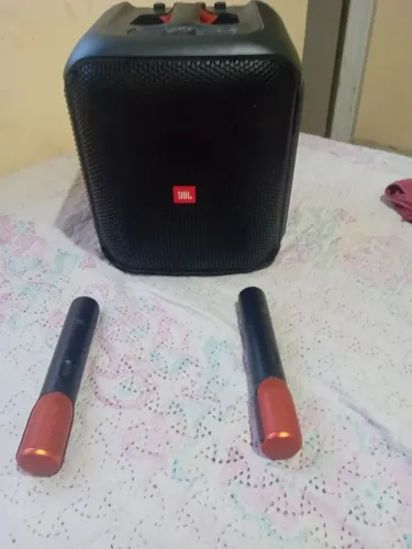 Jbl com microfone 