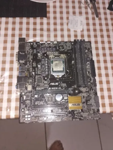 Placa-mãe Asus 1151 B150M_C funcionando tudo perfeitamente com garantia e com espelho