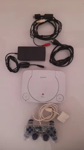 PLAYSTATION ONE COMPLETO - CONTROLE E JOGOS