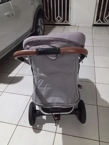 Vende-se carrinho de bebê Moisés