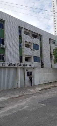 Alugo um quarto( dividir apt com homem)