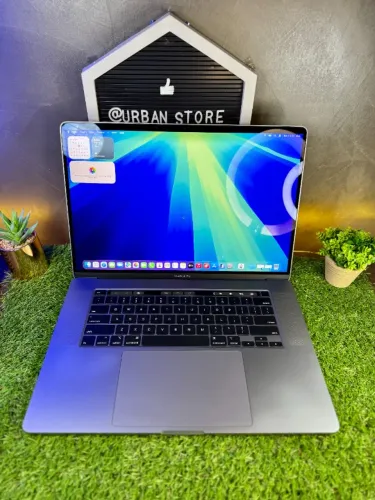 MacBook Pro 16 polegadas-Core i7 | Radeon 5300M | 16gb ram | 512gb SSD .