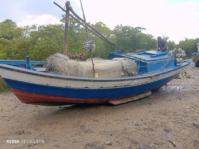Vendo embarcação só no jeito para pescar