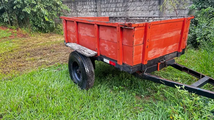 Carreta basculante trator